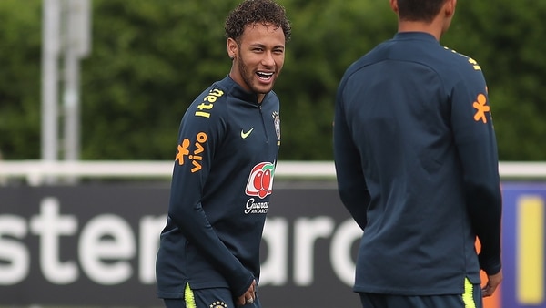 Neymar, en el entrenamiento de Brasil, que el domingo juega frente a Austria (Foto: AFP PHOTO / Daniel LEAL-OLIVAS)