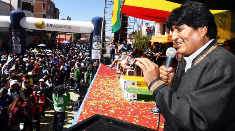 El presidente Morales durante la largada de una carrera pedestre. | Foto de archivo | Agencias