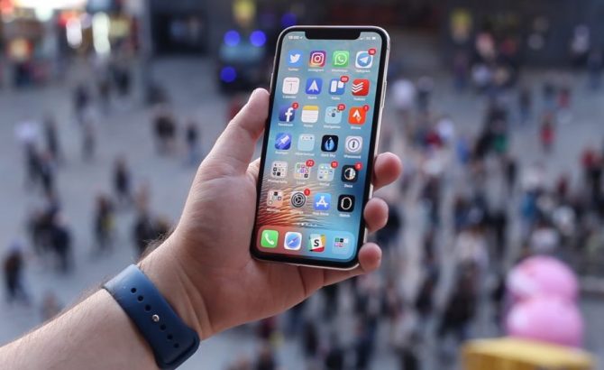 Apple prevé que su próximo iPhone “barato” será un éxito de ventas