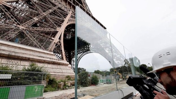 Las paredes de vidrio de 6.5 cm de ancho protegerán al símbolo máximo de París y a sus visitantes. Foto crédito Reuters