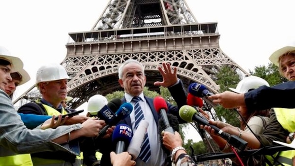 Bernard Gaudillere, presidente de la Societe d’Exploitation de la Tour Eiffel (SETE) dijo que las nuevas paredes son “duras como una roca”. Foto crédito Reuters