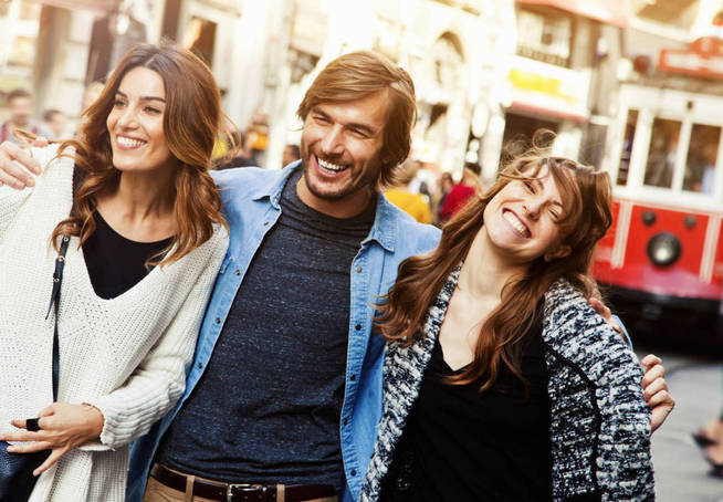 A veces, tres son multitud. (iStock)