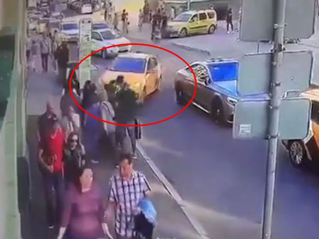 Taxista que arrolló a gente tiene sentencia preventiva de justicia rusa