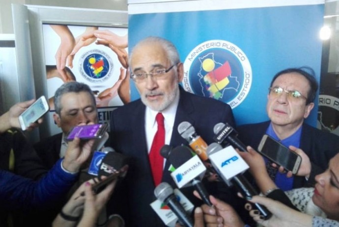 Ex presidente Mesa pide incluir a Arce, Menacho y Navarro al juicio por