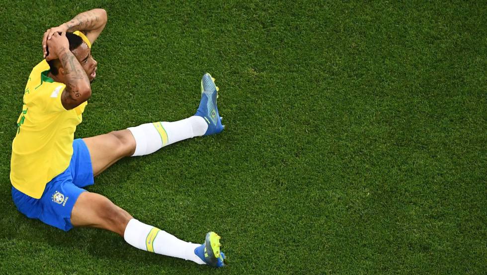 El brasileño Gabriel Jesús reclama un penalti durante el partido contra Suiza, el pasado domingo.