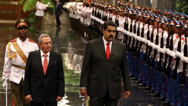 Raúl Castro y Nicolás Maduro (EFE)