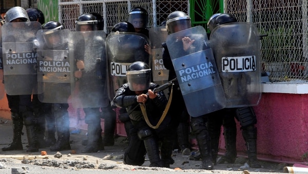 Las fuerzas de seguridad siguen reprimiendo a los manifestantes