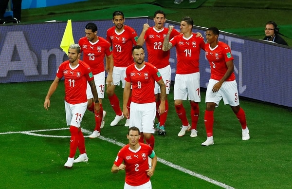 Suiza necesita un punto para sellar su clasificación a octavos (Reuters)