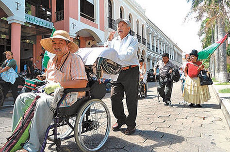 Una pasada movilización de personas con discapacidad. Foto: La Razón - archivo