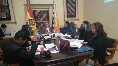 Miembros de la comisión que investiga el caso Odebrecht.