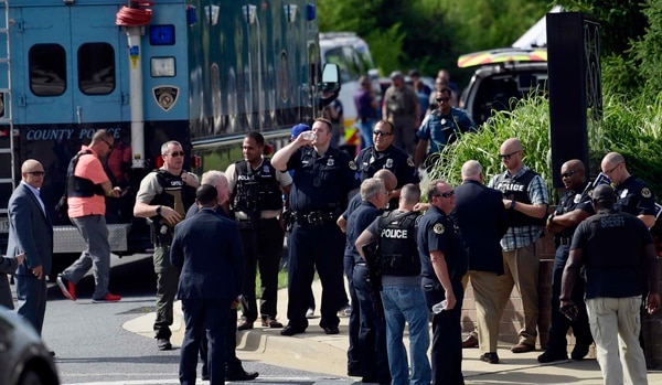 El tiroteo en el diario Capital Gazette de Annapolis, Maryland, dejó al menos 5 muertos (AP Photo/Susan Walsh)