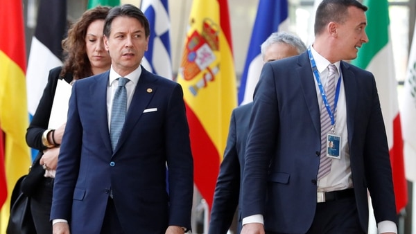 El nuevo primer ministro italiano Giuseppe Conte impidió la salida de conclusiones comunes durante la primera jornada de la cumbre europea que giró en torno a la inmigración