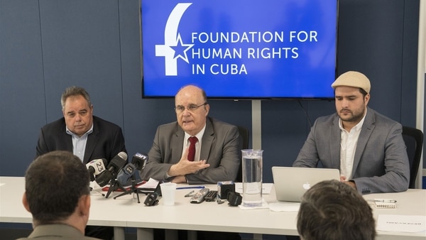 El exilio insiste en trasladar las denuncias con declaración jurada de las supuestas víctimas de la represión castrista ante una unidad especial, con sede en Washington, integrada por la Oficina de Inmigración y Aduanas, el FBI y el Departamento de Seguridad Nacional