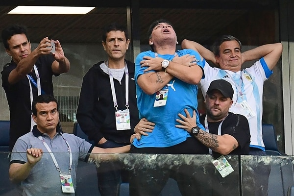 Maradona celebró el gol de Lionel Messi en San Petersburgo