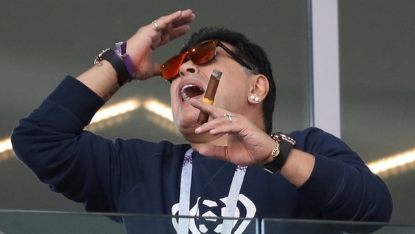 Maradona, en el partido contra Islandia