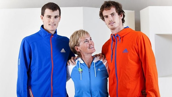 Andy y Jamie, junto a su madre Judy Murray