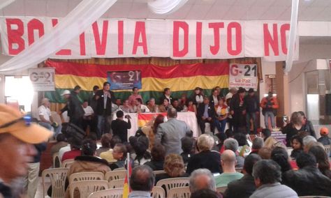 Dirigentes de plataformas ciudadanas en defensa del 21F, reunidas en Cochabamba el fin de semana. Foto: Fernando Cartagena