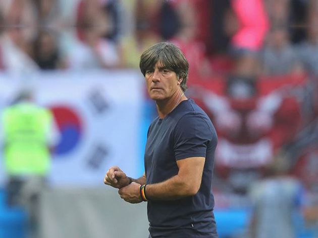 Löw seguiría como director técnico de Alemania pese a eliminación