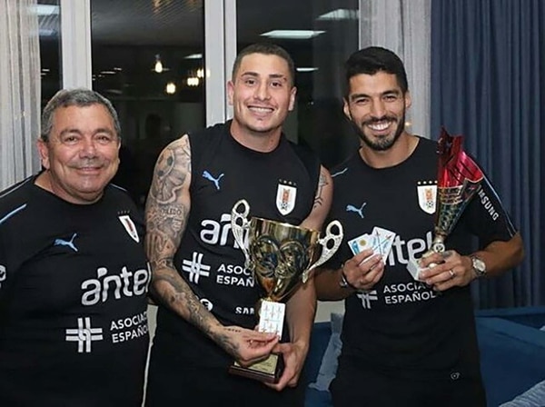 Luis Suárez y Josema Giménez fueron los campeones de truco en Uruguay (Twiiter)