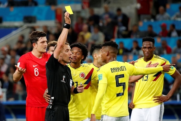 Piden que la FIFA revise el polémico arbitraje del estadounidense Mark Geiger en el partido entre Colombia e Inglaterra (REUTERS)