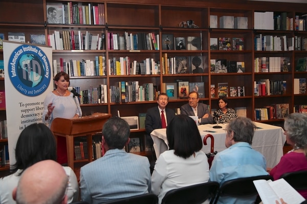 El evento fue presentado por Beatrice Rangel, ex jefa de gabinete presidencial de Venezuela