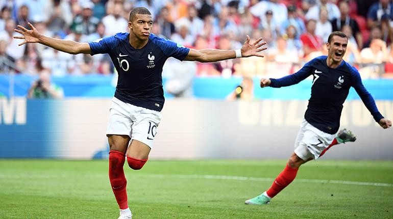 El joven delantero de Francia Kylian Mbappé deslumbró con sus 19 años. | AFP
