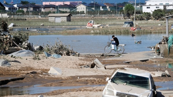 Las lluvias causaron muchos daños económicos y cerca de un centenar de muertos (REUTERS/Issei Kato)