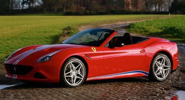 Imagen de promoción del Ferrari California 2016. No está claro cuál era el color del que conducía Gignac.