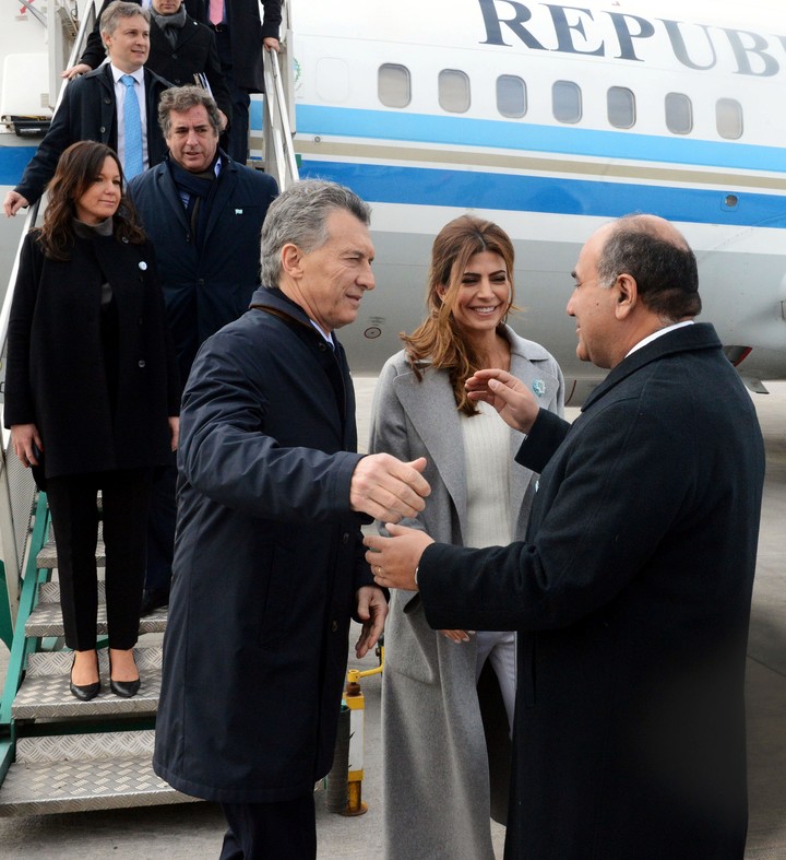 Mauricio Macri es recibido por el gobernador Juan Manzur. (Presidencia)