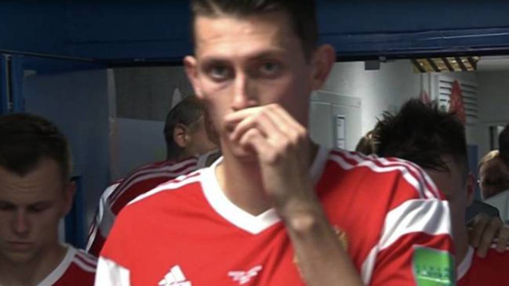 Foto: El jugador ruso Kutepov, antes de iniciar el segundo tiempo ante Croacia