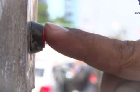 Una fotografía referencial de un botón de pánico.