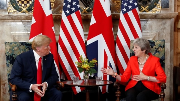 Donald Trump junto a Theresa May (Reuters)