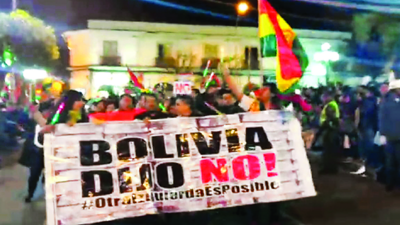 El “Bolivia dijo No” también llegó al Desfile de Teas