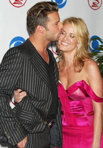 Rebecca de Alba, con Ricky Martin. (Getty)