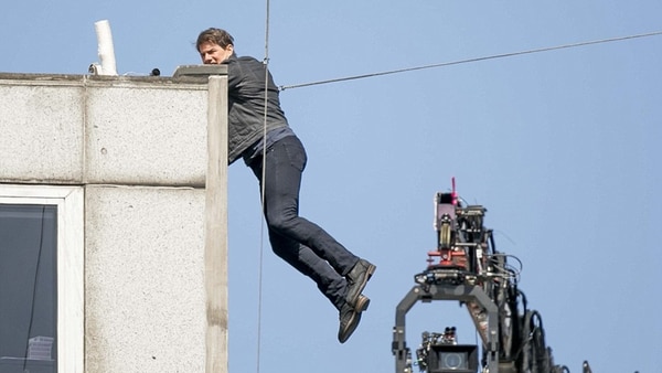 Tom Cruise chocó tan fuerte contra la pared que se rompió el tobillo