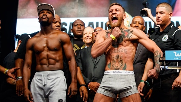 McGregor ya apareció en ropa interior durante los pesajes de su pelea ante Mayweather (Reuters)