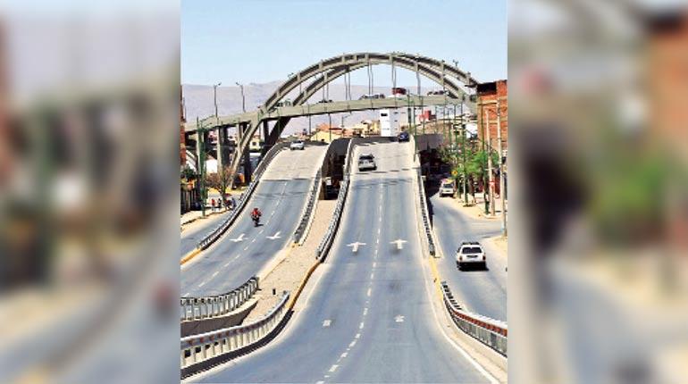 Paso a desnivel de la av. Barrientos y 6 de Agosto. | CARLOS LÓPEZ