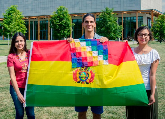 Los representantes nacionales.