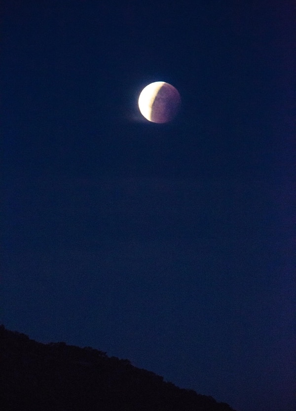 Durante la penumbra, la Luna comenzará a se eclipsada por la Tierra