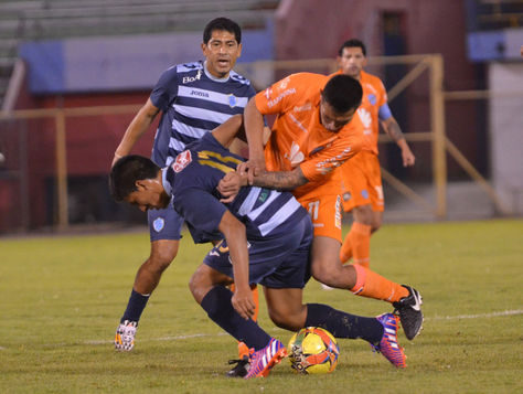 Incidencia de un partido entre Bolívar y Aurora. Foto: Archivo
