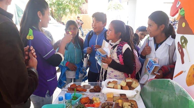 Niños aprehenden sobre los alimentos. | Ministerio de Salud