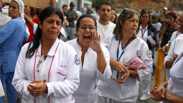 Los manifestantes piden insumos para la atención médica y mejora de salarios (EFE)