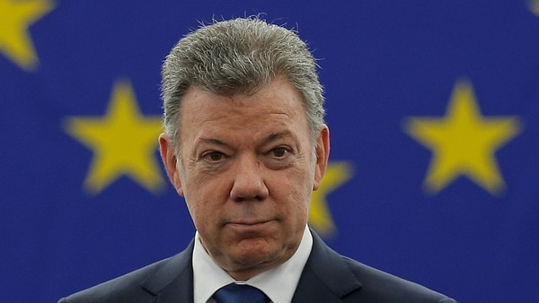 El Presidente Juan Manuel Santos recientemente firmó un decreto que ayudará a cientos de miles de venezolanos indocumentados en Colombia. (Reuters)