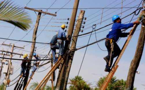 Gobernación trabaja para solucionar los problemas eléctricos en Bermejo