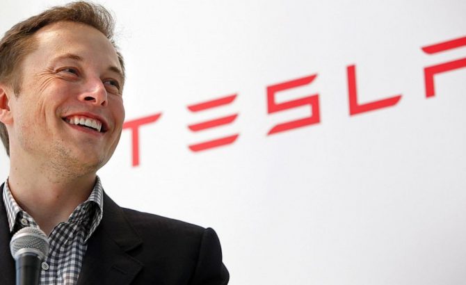 Elon Musk aclara su idea de convertir a Tesla en una compañía privada