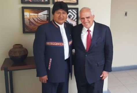 Morales y Samper, en Colombia.