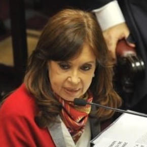 Cristina Kirchner dijo que "las miles de chicas que se volcaron a la calle" hicieron cambiar su posición sobre el aborto