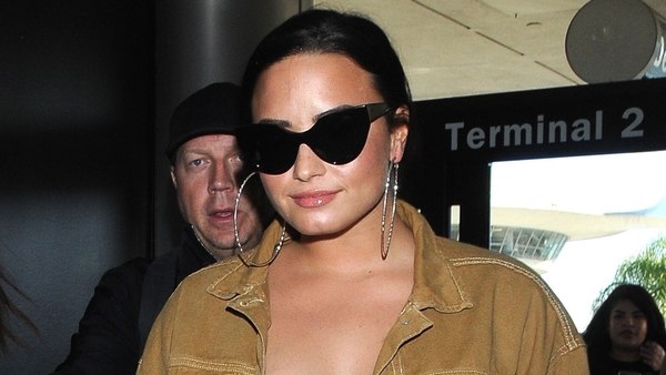 Demi Lovato canceló sus conciertos y se encuentra internada en un centro de rehabilitación de drogas (The Grosby Group)