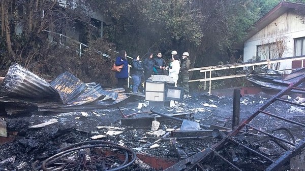 El lugar del incendio fue visitado por el presidente Sebastián Piñera (EFE)