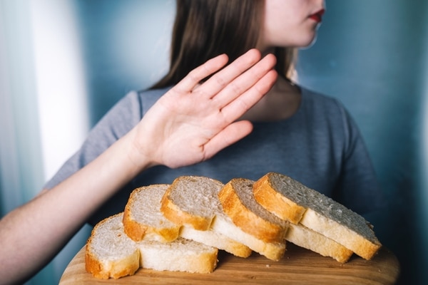 Muchas personas cambian sus hábitos alimentarios para evitar el gluten sin ser celíacos. (Getty)